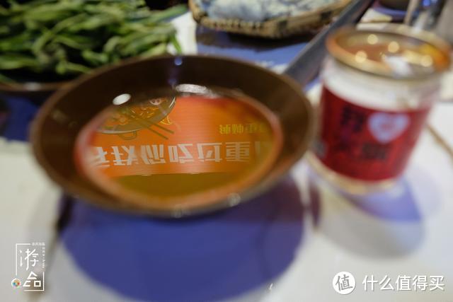 重庆坚持蒜泥香油碟，但也离不开辣椒面干碟，都是因为这几样食材