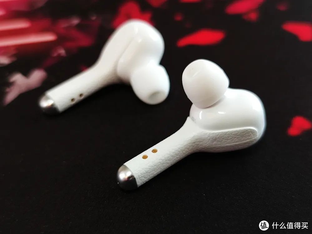 无线蓝牙耳机 篇十三：何必死盯苹果AirPods不放，这款真无线蓝牙耳机才真具性价比