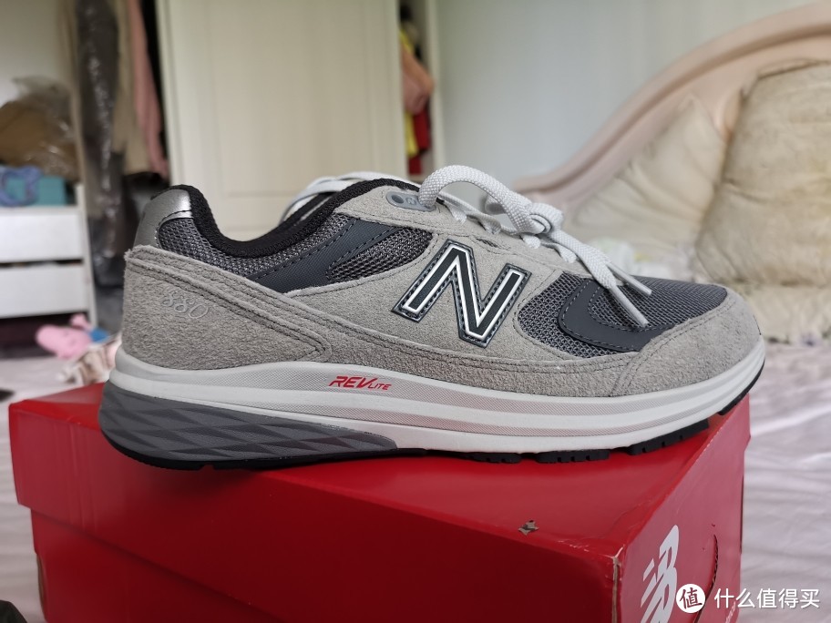 美产元祖灰new balance99x太贵？或许灰色880是不错的选择