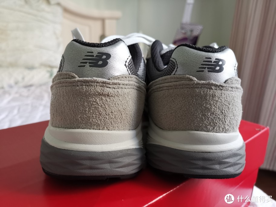 美产元祖灰new balance99x太贵？或许灰色880是不错的选择