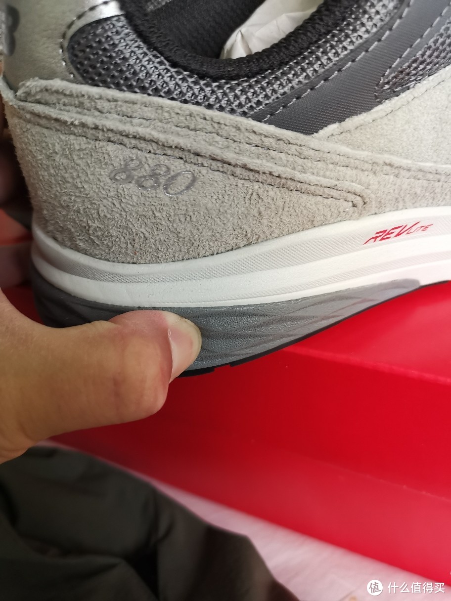 美产元祖灰new balance99x太贵？或许灰色880是不错的选择