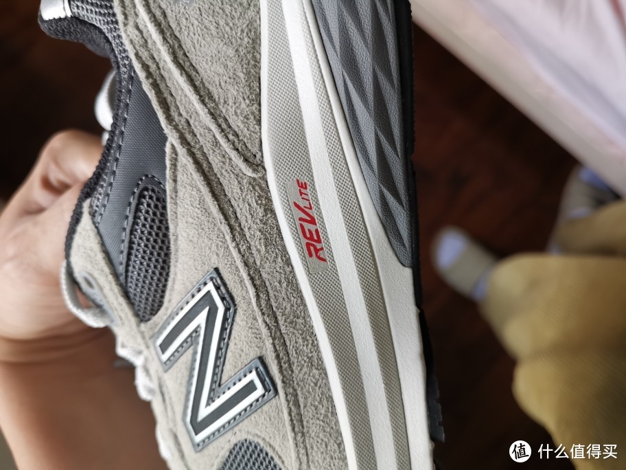 美产元祖灰new balance99x太贵？或许灰色880是不错的选择