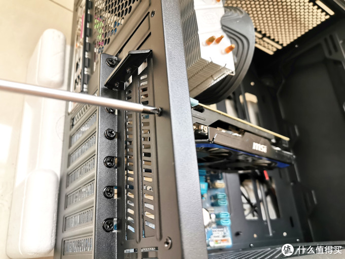 “颜值即正义,新瓶装老酒”——骨伽【X7机箱+XTC400电源】组团升级记
