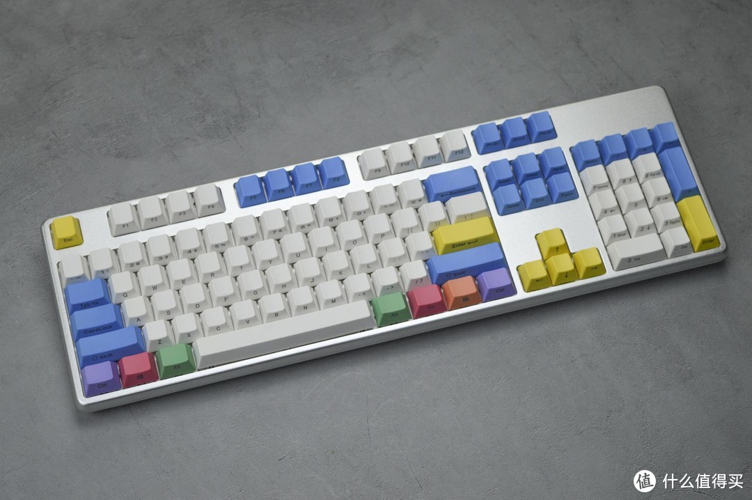 售价299的三模机械键盘体验如何：RK K104plus开箱