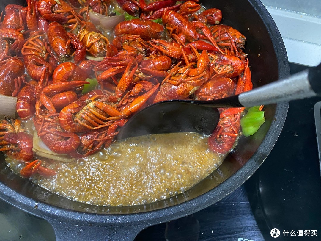 炎炎夏日，龙虾啤酒法力无边——分享一道小龙虾的家常做法~~