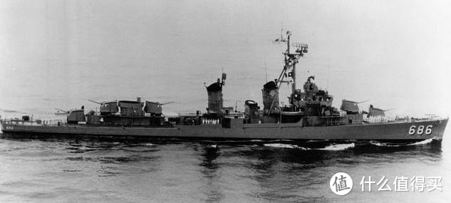 弗莱彻级驱逐舰，全舰共5门MK-12型高平两用舰炮