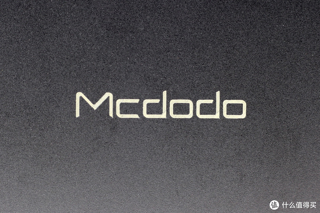 拆解报告：Mcdodo麦多多2C1A 65W氮化镓充电器