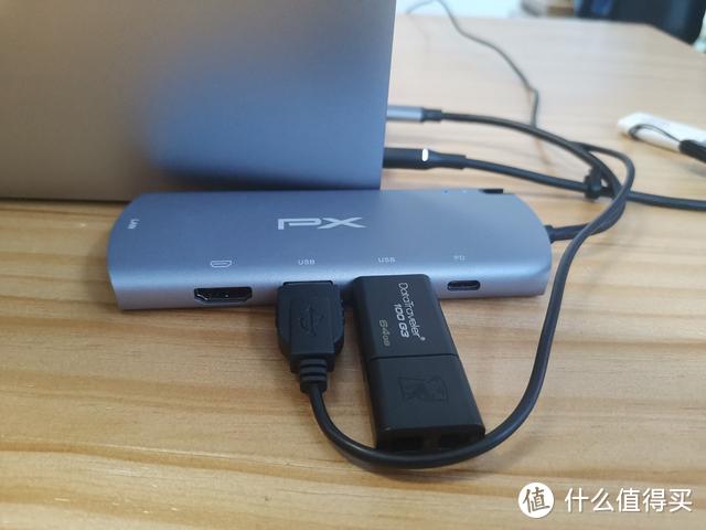 新鲜出炉MacBook扩展坞，六个接口内置固态硬盘，120G定价343元