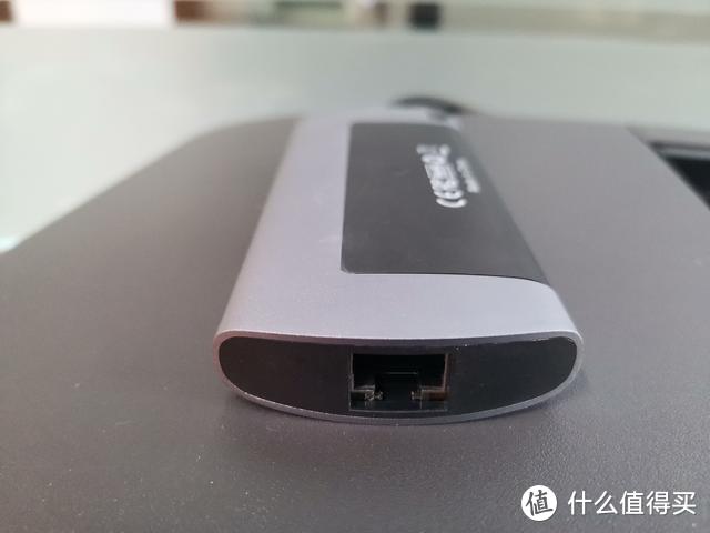 新鲜出炉MacBook扩展坞，六个接口内置固态硬盘，120G定价343元