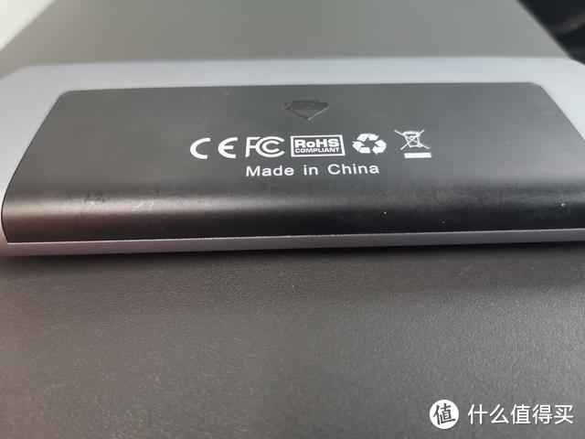 新鲜出炉MacBook扩展坞，六个接口内置固态硬盘，120G定价343元