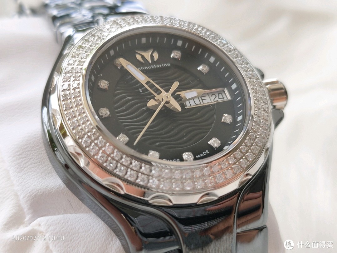 真正的低调奢华有内涵！镶满130颗钻石的TechnoMarine铁克龙TM-111054女士手表