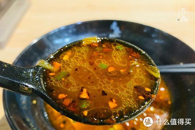 来自乌拉圭的牛肉，重庆的辣椒，这碗牛肉面，却是正宗的台式风味