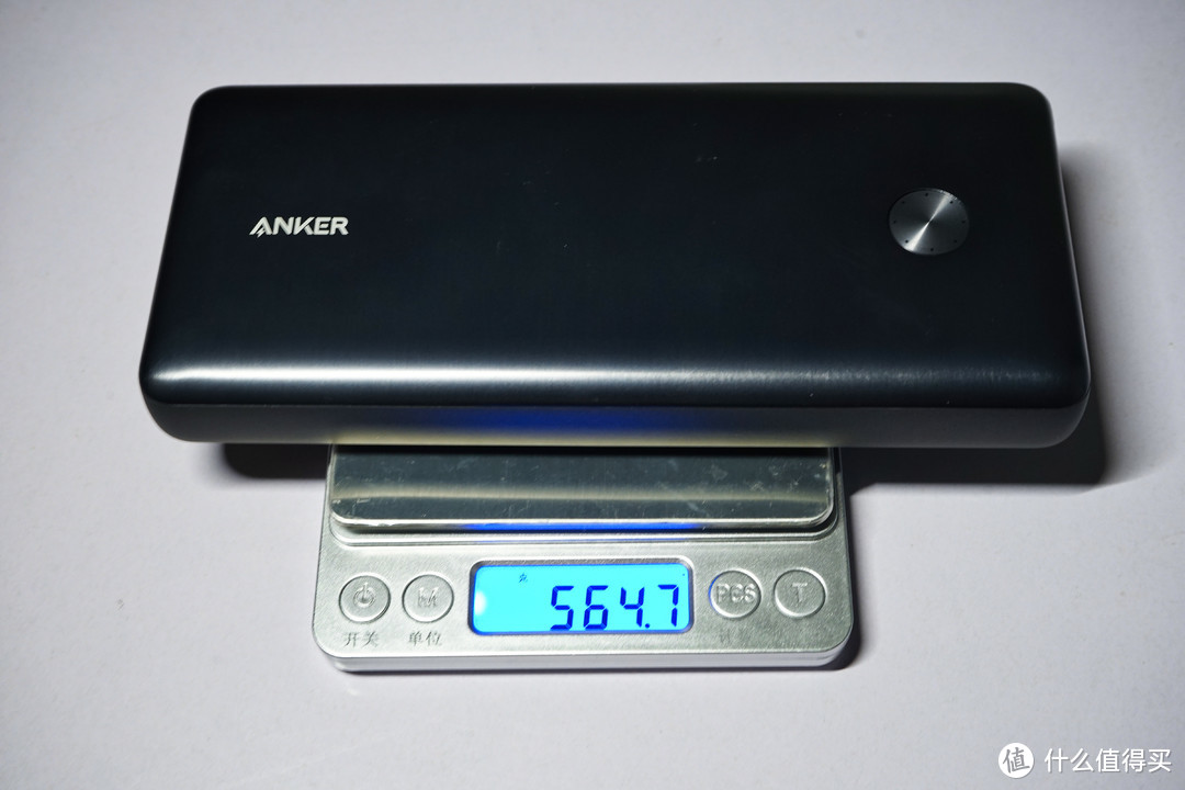 跟“低电量恐惧症”说拜拜！Anker 25600mAh航母级充电宝评测