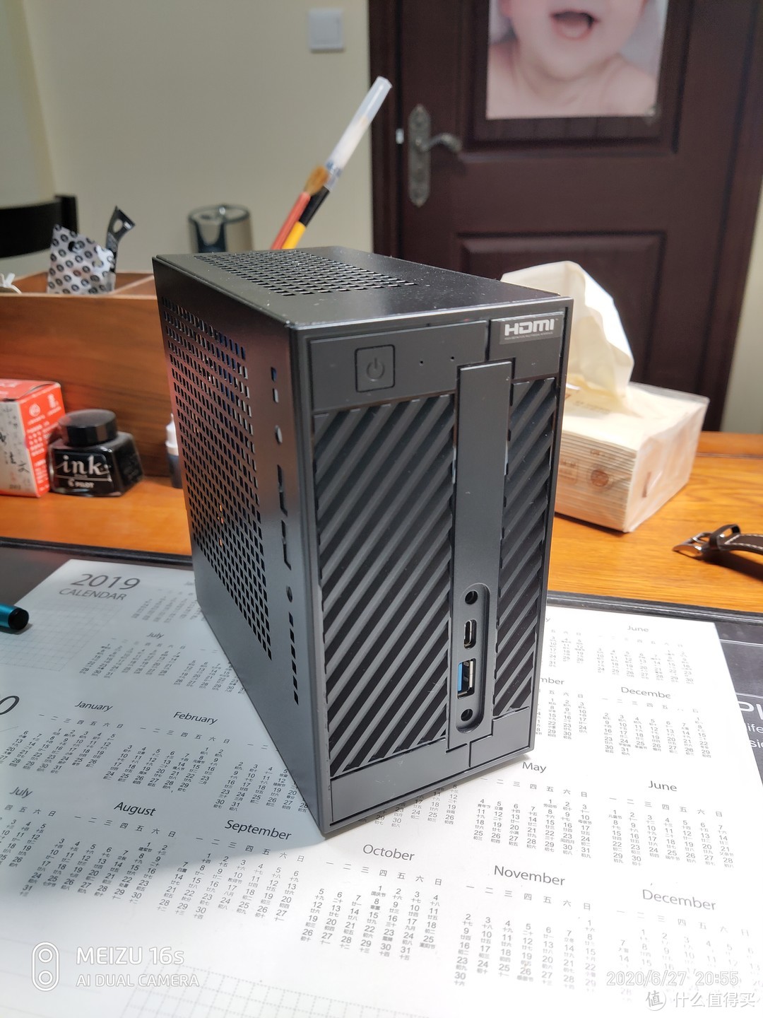 身材小巧性能强，装了两台华擎Deskmini A300