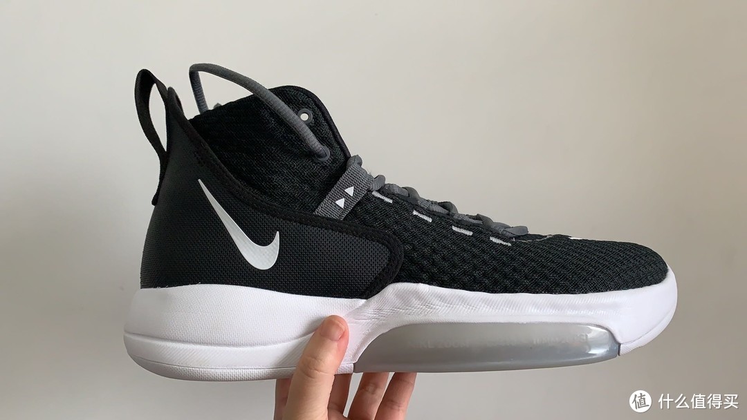 简约但不简单的实战极品战靴-Nike Zoom Rize