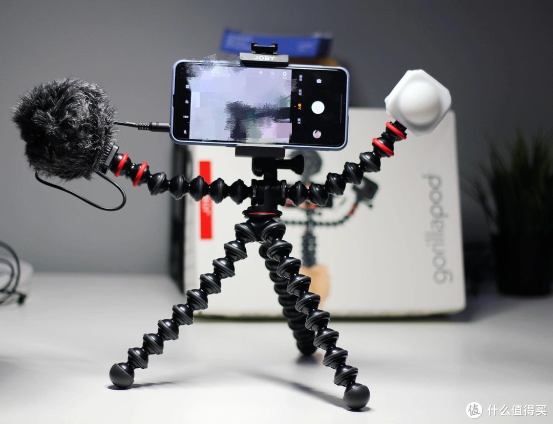 随时随地开播Vlog - JOBY GorillaPod Mobile播客套装评测报