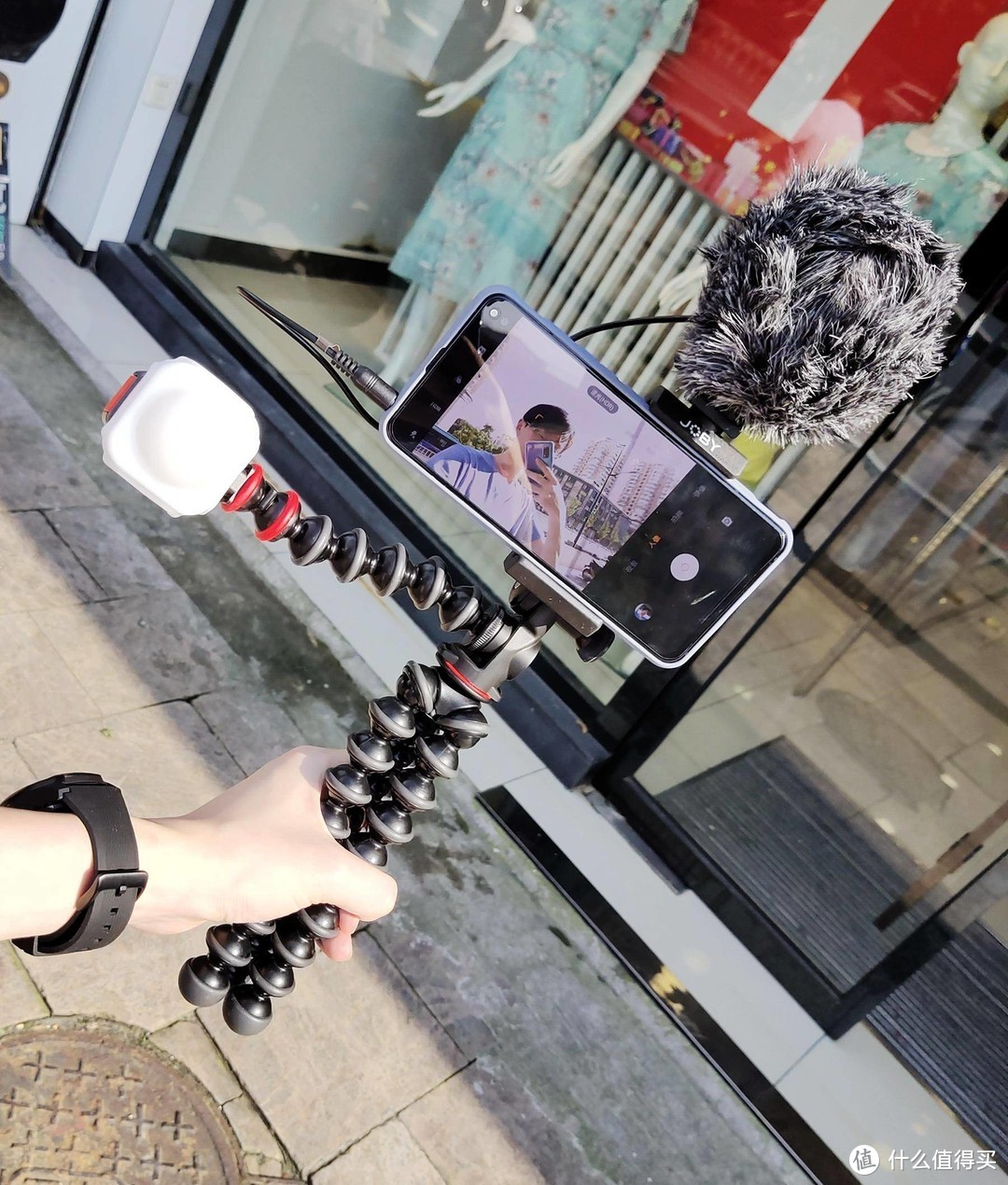 随时随地开播Vlog - JOBY GorillaPod Mobile播客套装评测报