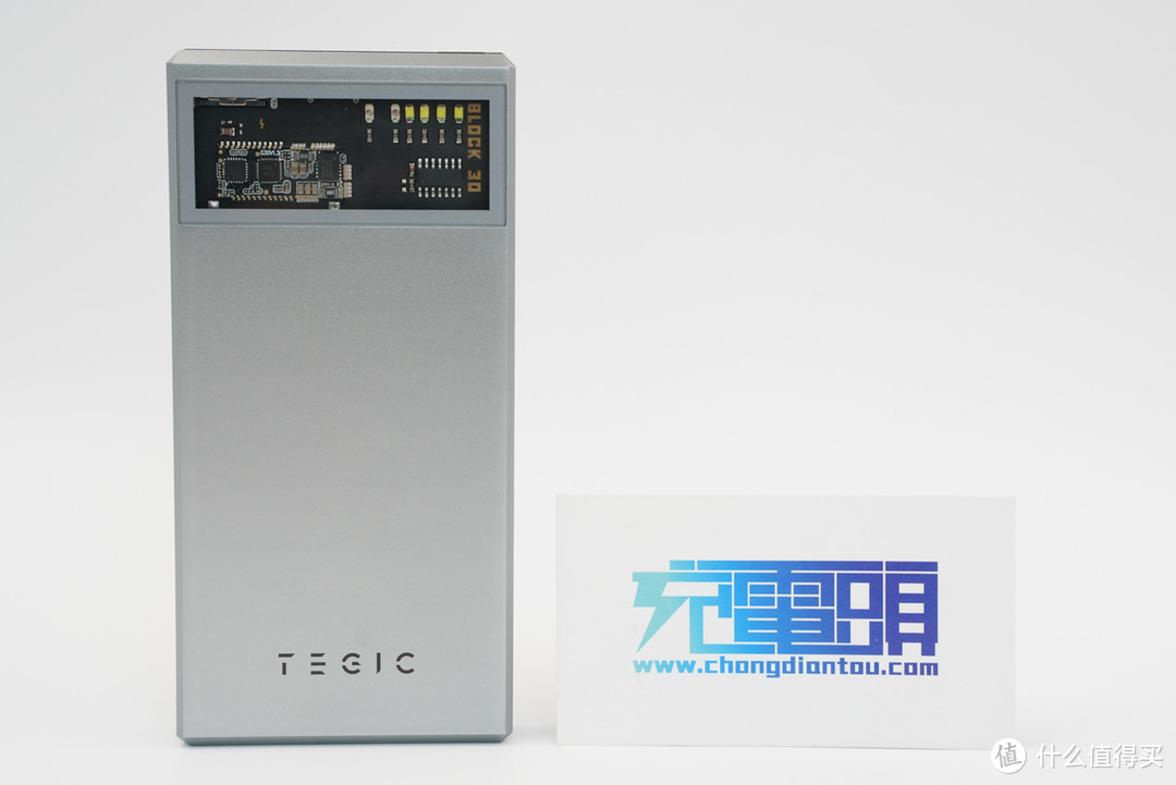 移动电源也玩探索版？TEGIC BLOCK双向快充充电宝评测BLOCK30     