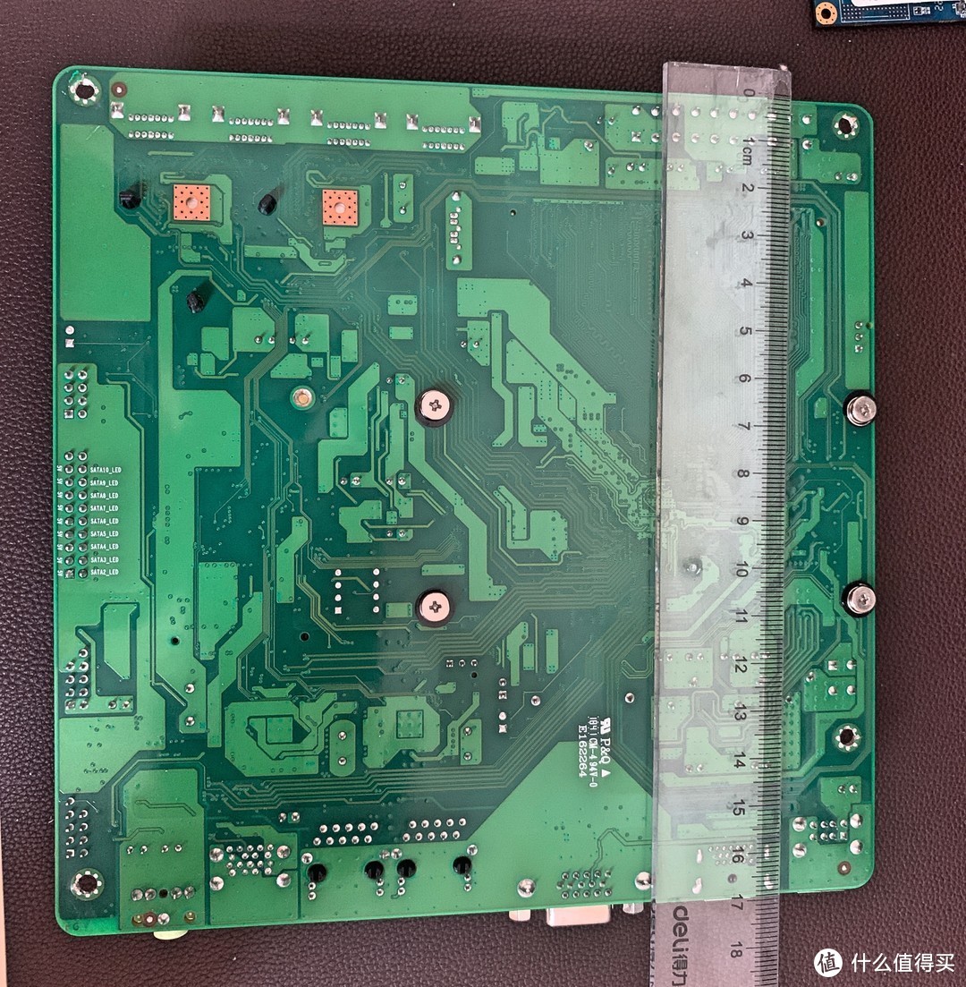 矿机测评 蜗牛星际D Intel双千兆 宰相版 J1900+4G+60G 9个SATA口