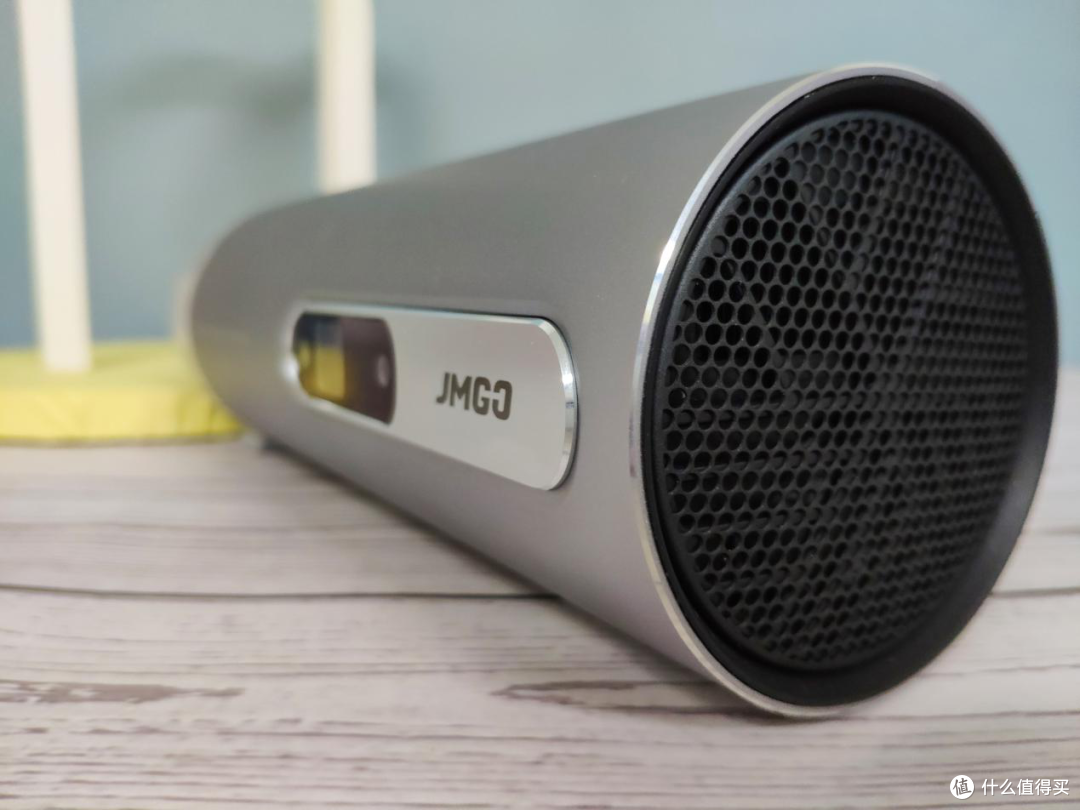 一手掌握的投影仪多得是优秀和人性化坚果p3投影仪评测