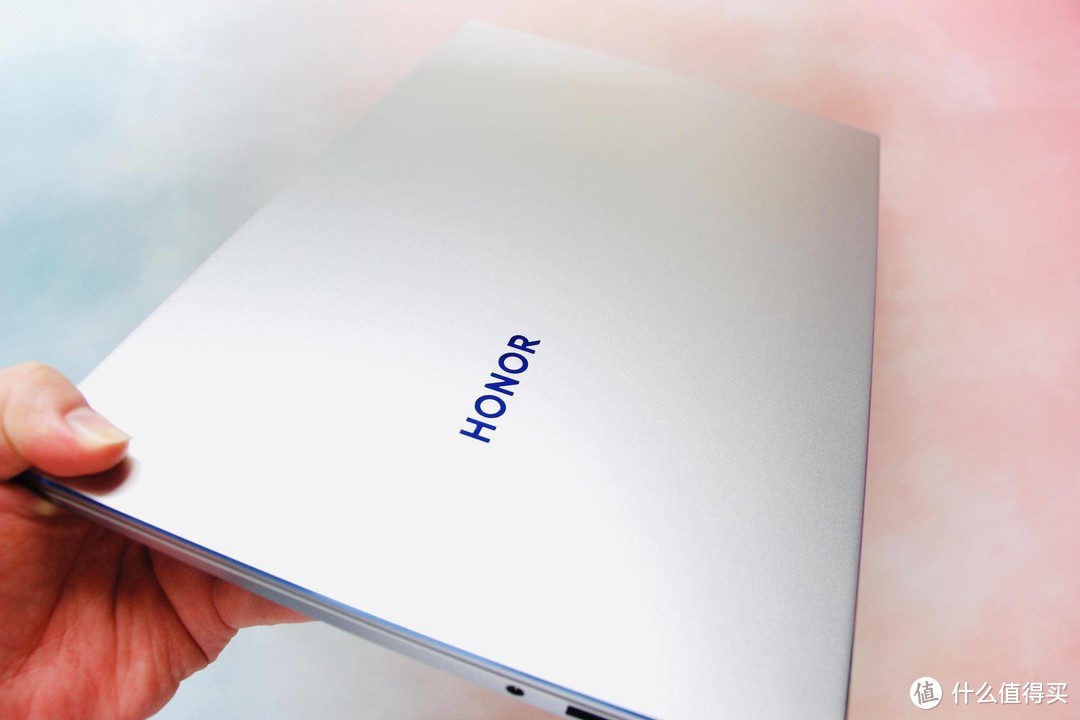 荣耀MagicBook 14锐龙版体验：一手可握的轻薄生产力