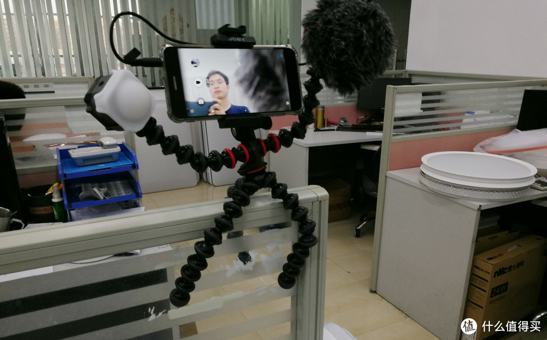 播客拍档Joby GorillaPod Mobile Vlog套装评测