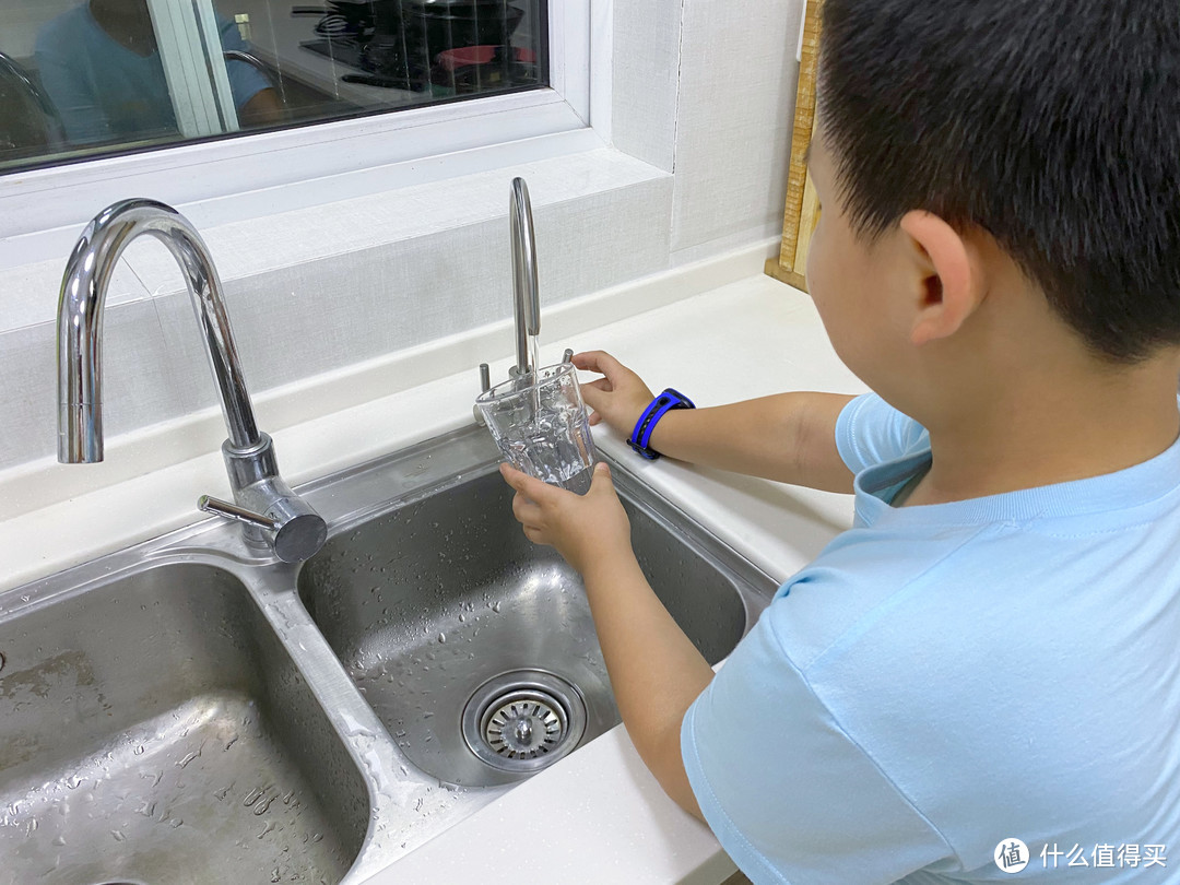 让孩子喝上鲜活矿物质水！立升婴爱净水器C5 开启全新饮水体验