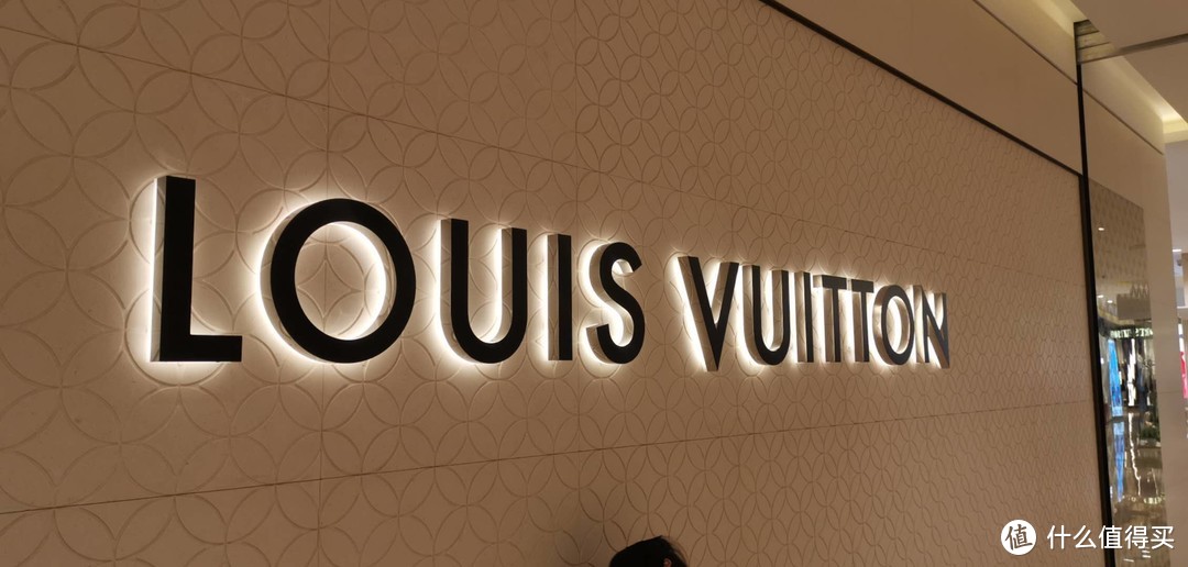 首先看到的LOUIS Vuitton