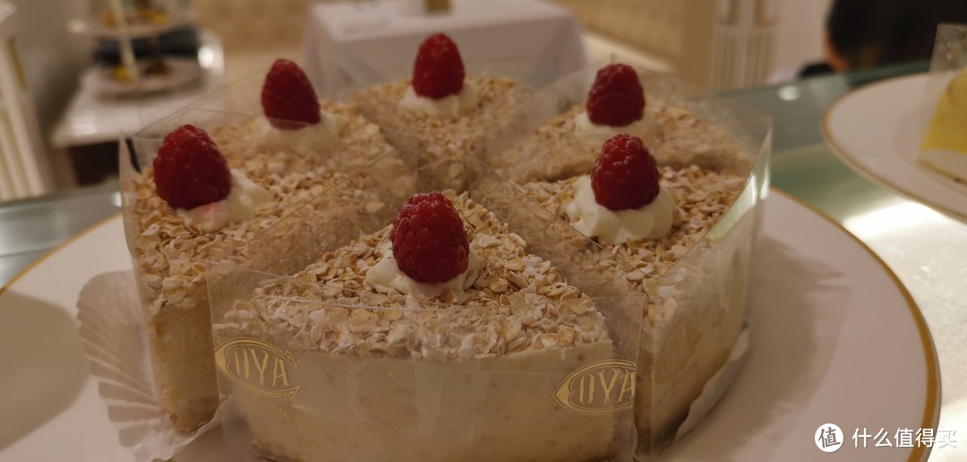 拔草LV旗下COVA高端甜品店，人均200块，吃完就哭了！（视频彩蛋）