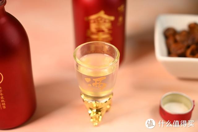 三两小酒不上头，酱香空杯不添愁，三两酒酱香型白酒礼盒体验