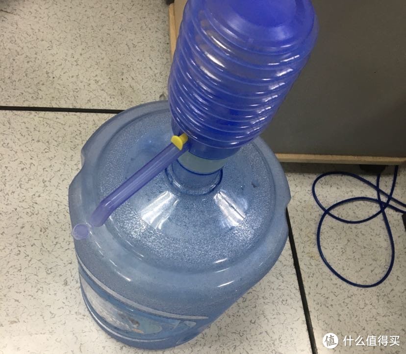 办公室桶装水取水小助手——京造上水器