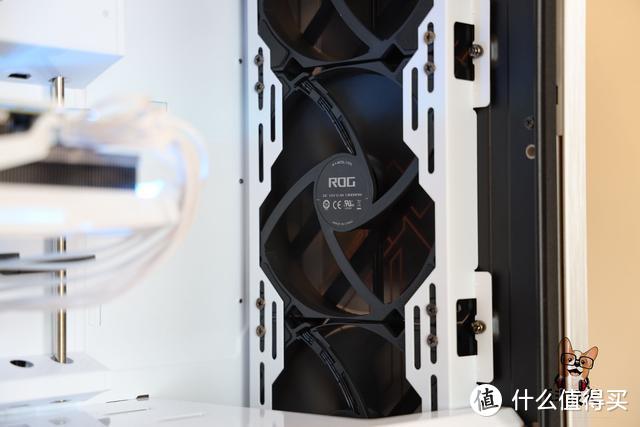 吹雪套装必备：ROG STRIX HELIOS WHITE 太阳神白色版机箱评测