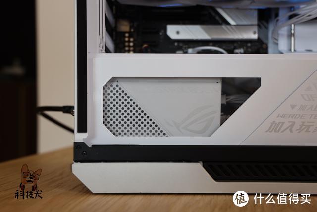 吹雪套装必备：ROG STRIX HELIOS WHITE 太阳神白色版机箱评测