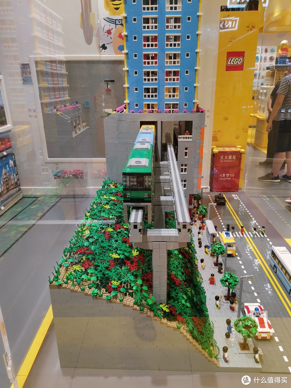 LEGO 重庆 轻轨穿楼来了