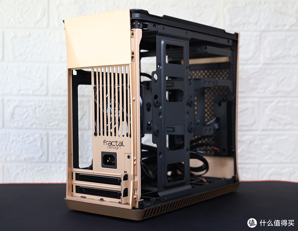 分形工艺(Fractal Design) Era ITX机箱 内部结构③