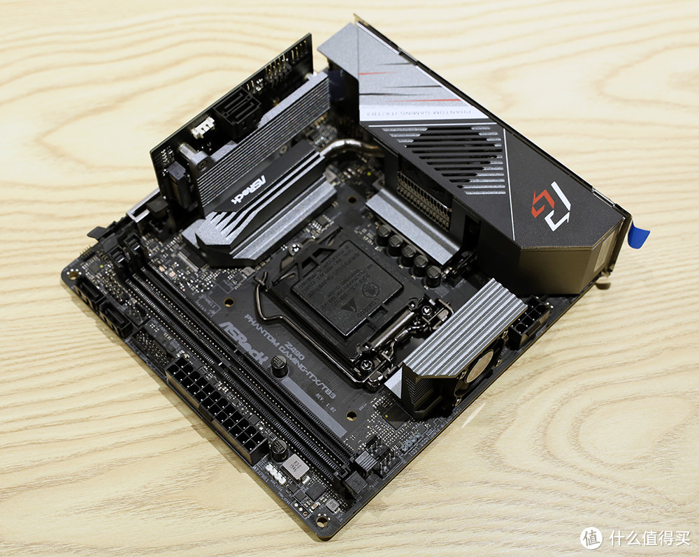 华擎 Z490 Phantom Gaming-ITX/TB3 外观②