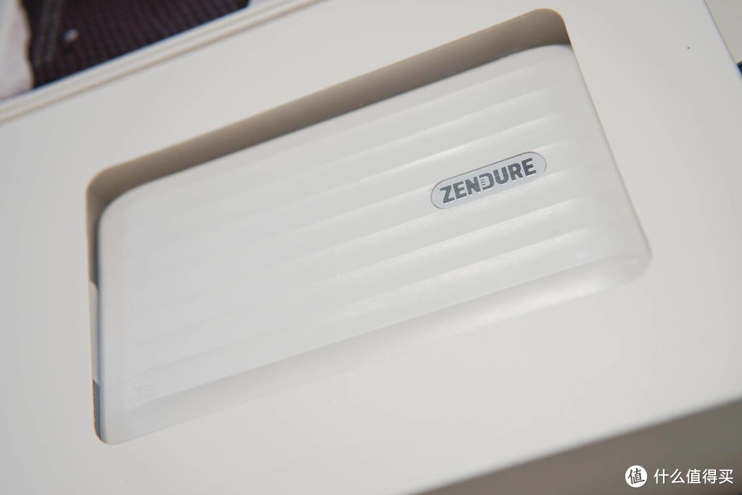 MacBook Pro充电和拓展必备—Zendure X5多功能充电宝体验