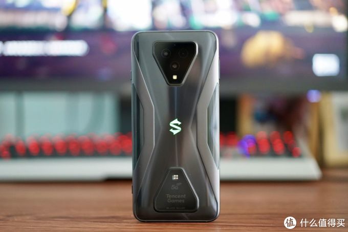 黑鲨游戏手机3s评测体验 腾讯小米夹持加持下最好的游戏手机?