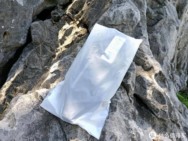 出行好物,时尚百搭:小米多功能运动胸包