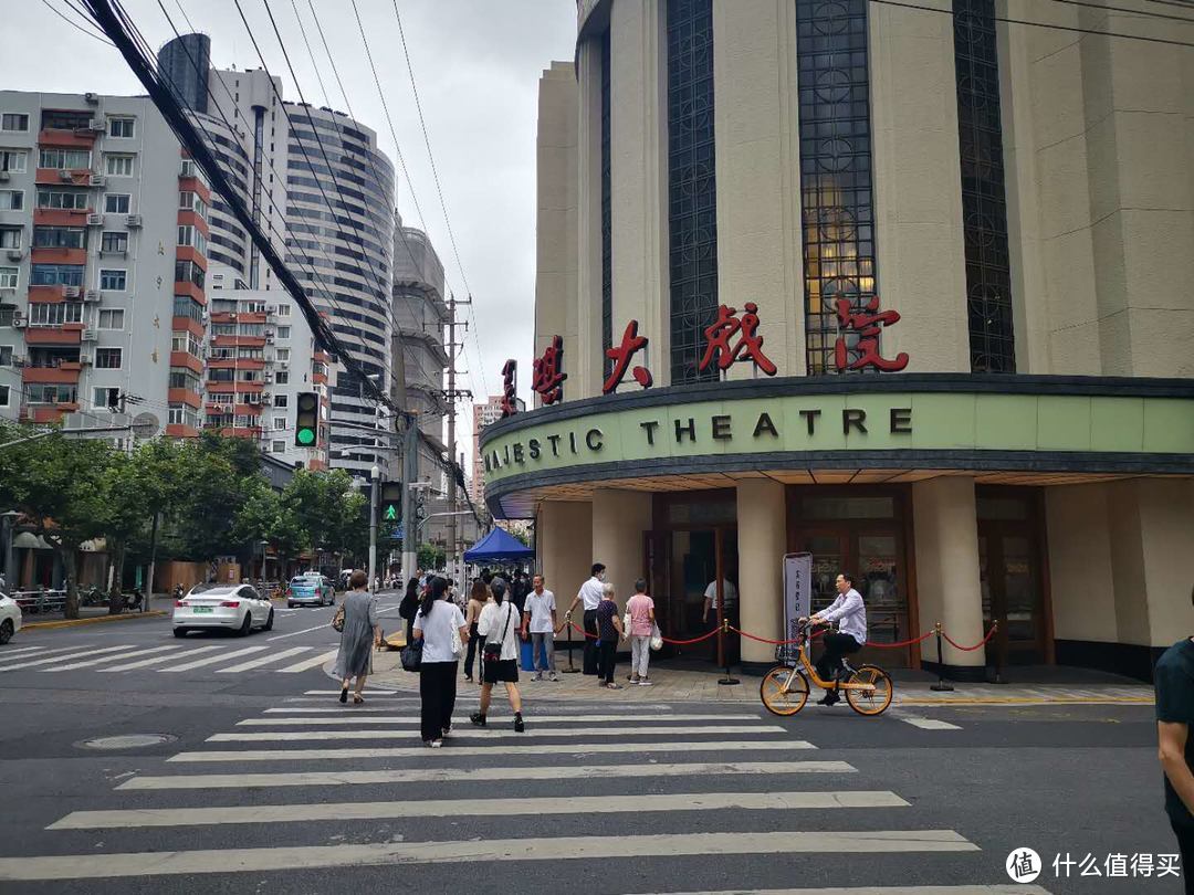如何在影院刚复工时看场场爆满的电影？值影君帮你体验这次的上海电影节！