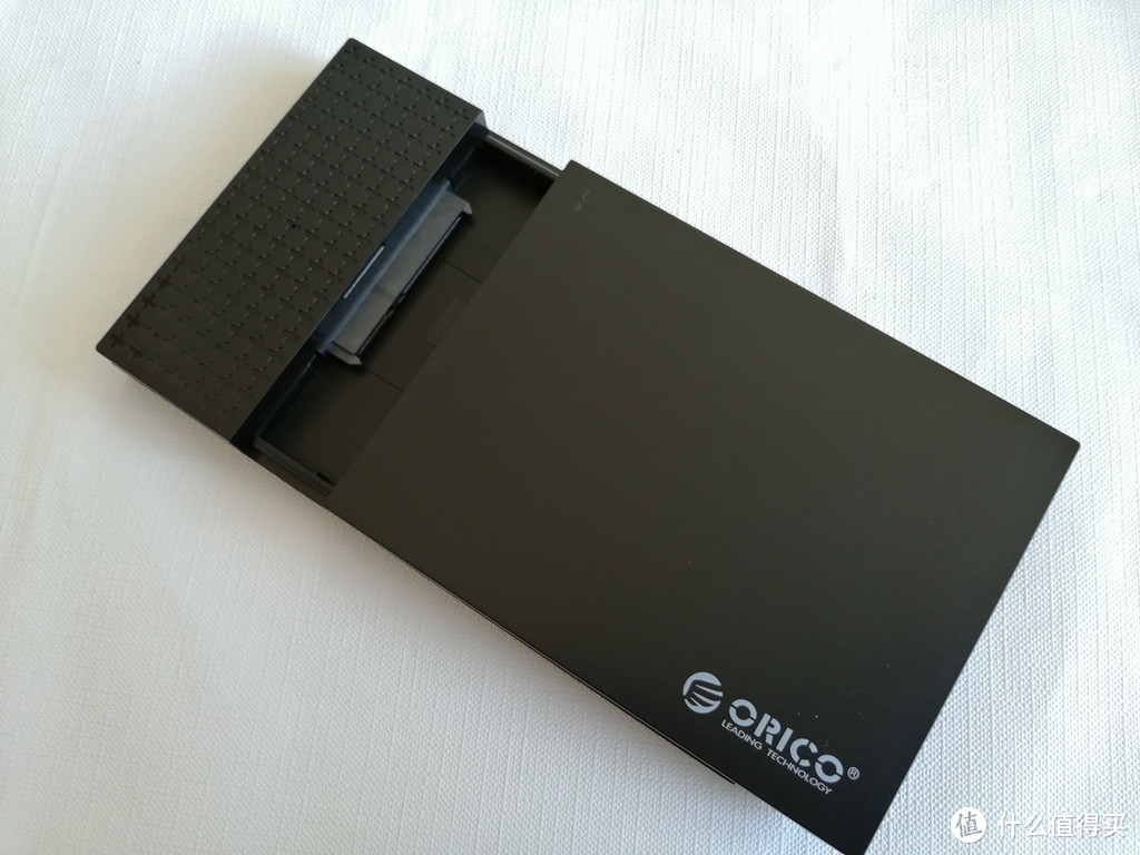炫酷小黑盒数据保护专家 Orico Type-C 2526C3硬盘盒