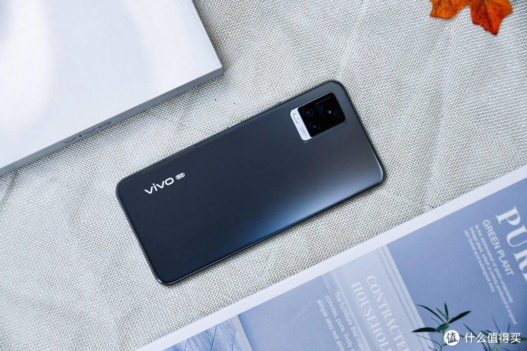 爵士黑轻薄潮品美学， 双重曝光新玩法，vivo S7开箱简评