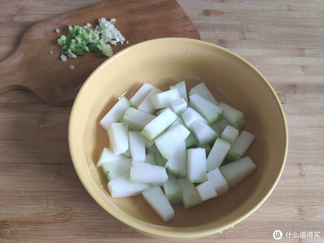 夏季遇到这菜别手软，不含脂肪热量低，清爽滑嫩特好吃