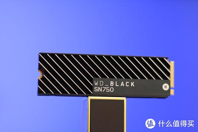 西部数据黑盘高端系列，SN750实战分3400MB/s，游戏性能直线狂飙