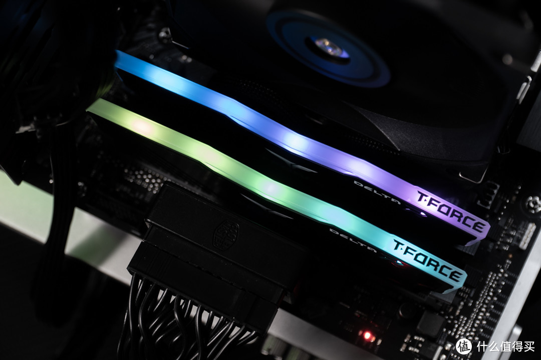 步入32GB时代，十铨 Delta RGB DDR4 3600 16GBx2套条开箱简测