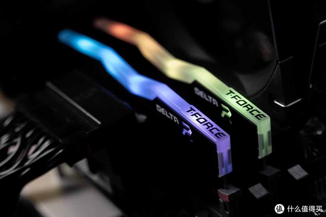 步入32GB时代，十铨 Delta RGB DDR4 3600 16GBx2套条开箱简测