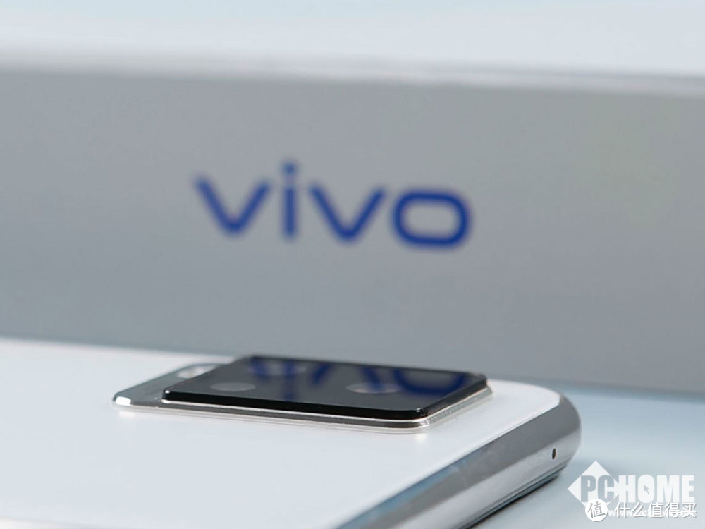 素雅简洁美若璞玉 vivo S7月光白配色图赏