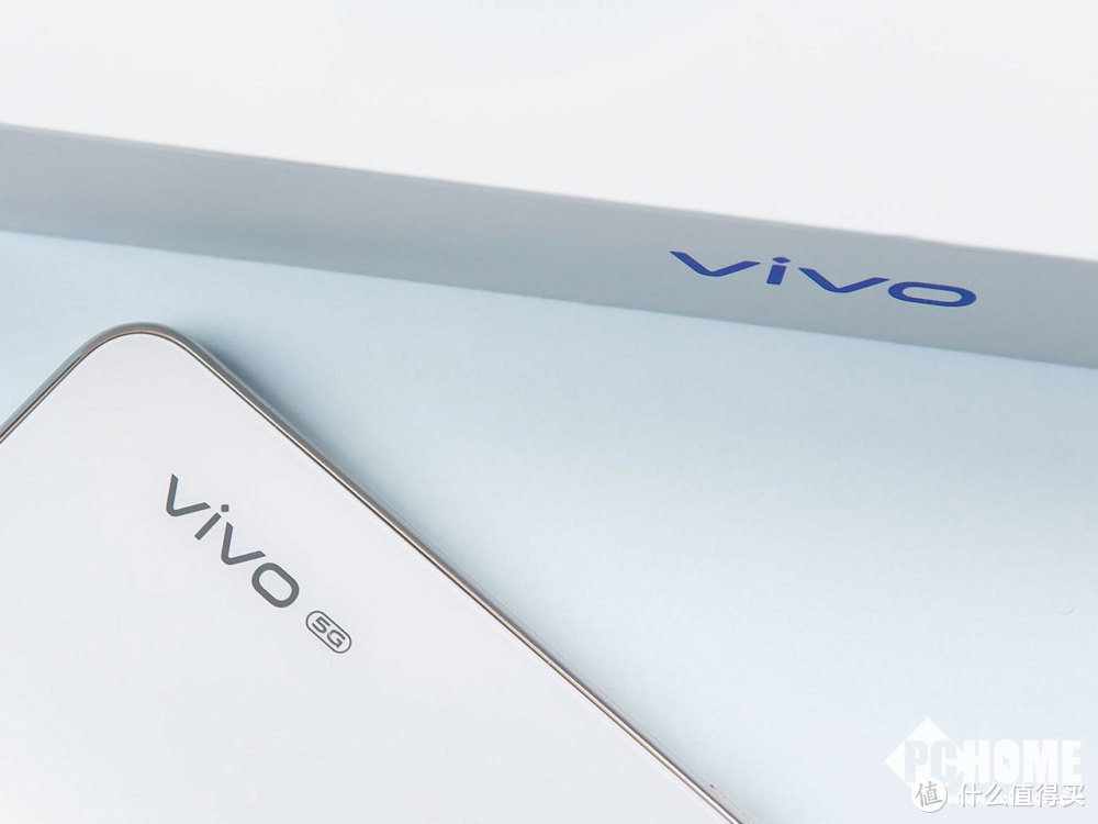 素雅简洁美若璞玉 vivo S7月光白配色图赏