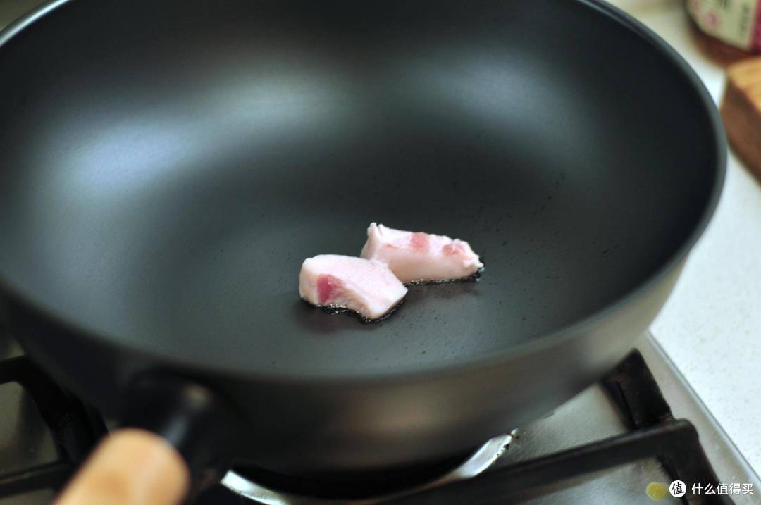 家用炒锅换代史，还是壹加生活铁锅最讨老妈的欢心。