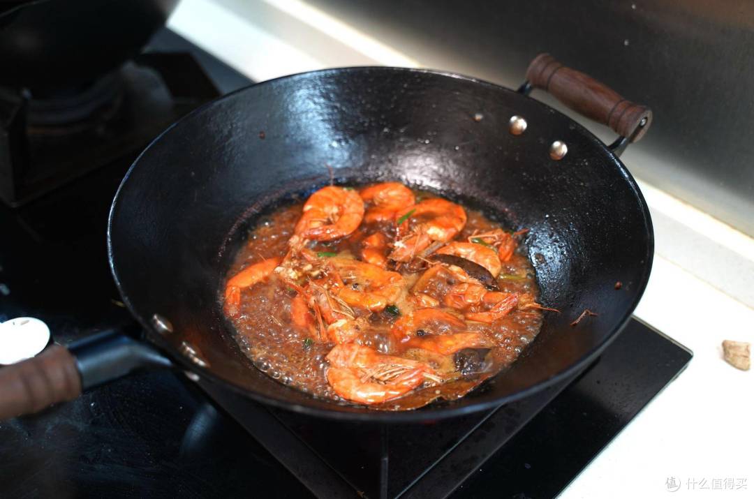 家用炒锅换代史，还是壹加生活铁锅最讨老妈的欢心。
